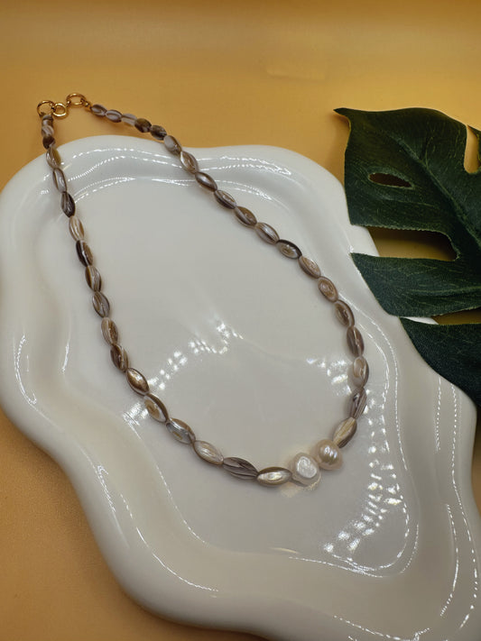 Sand Swept Glow Necklace